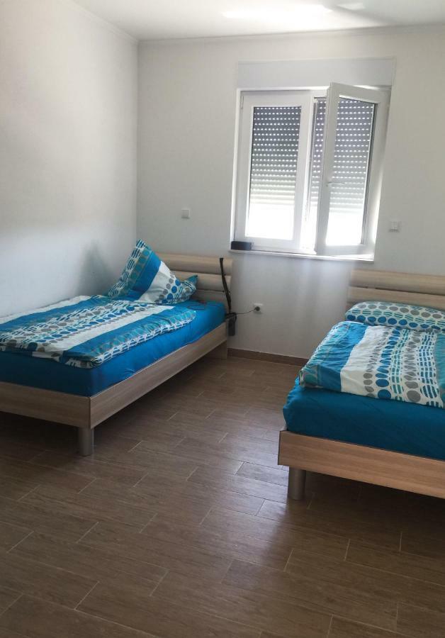 Villa Duga - Familie Il - I Vanovic Lamarra Urlaub Auf Vir Exterior foto